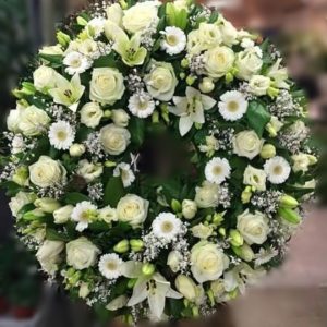 Coroa de Flores Européia Tons Branco(Tam:1,80)