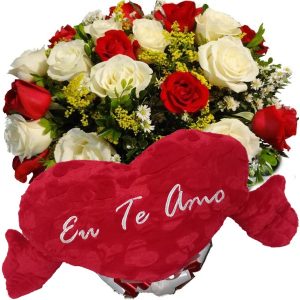 Buquê 12 Rosas Vermelhas e Brancas+Coração Pelúcia "Eu Te Amo" 62x34