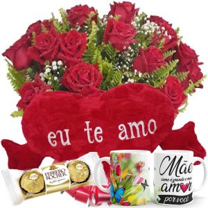 Buquê 12 Rosas Vermelhas+Chocolate 3un+Coração Pelúcia "Eu Te Amo" 62x34+Caneca "Mãe Como é Grande o meu amor"