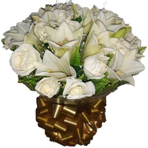 Buquê com 12 Rosas Brancas e Lírios Branco