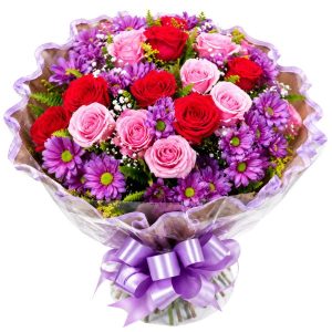 Buquê com 12 Rosas Vermelhas, cor Rosas e Margaridas