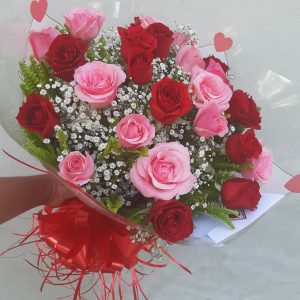 Buquê com 36 Rosas Vermelhas e Rosas cor Rosa