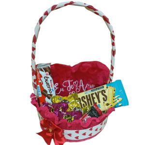 CESTA 03 (Coração de Pelucia+Chocolates Mistos)