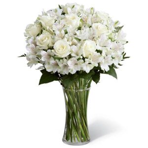 Arranjo no vaso P com 6 Rosas Branca e Astromélias Brancas