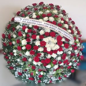Coroa de Flores com Rosas Brancas e Vermelhas (Tam:1,70)
