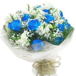 Buquê com 12 Rosas Azuis e Astromélias Brancas