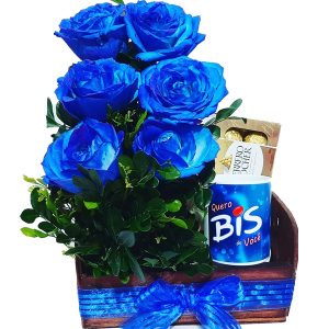 Ikebana com 6 Rosas Azuis+Chocolate 8un+Caneca BIS