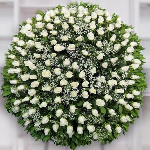 Coroa de Flores com Rosas Brancas (Tam:1,70)