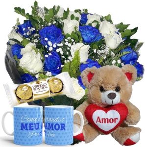 Buquê com 12 Rosas Azuis e Brancas+Chocolate 3un+Urso coração Amor 20cm+1Caneca Azul "Como é Grande o meu..."