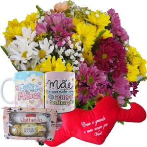 Buquê com Flores Campestres+1Caneca "Feliz dia das Mães"+Chocolate 6un+Coração Pelúcia "Como é grande o meu amor..." 65x30